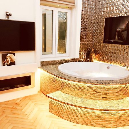 Budapest Eye Presidential With Jacuzzi & Sauna Exterior photo