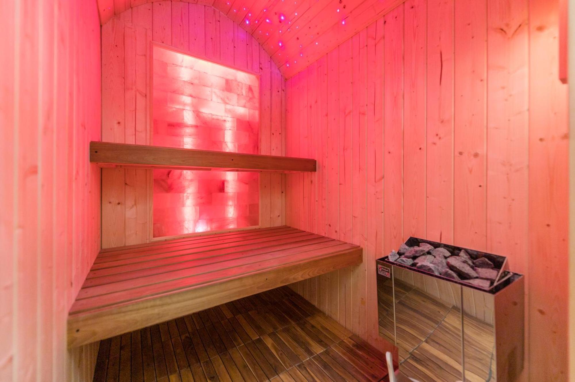 Budapest Eye Presidential With Jacuzzi & Sauna Exterior photo