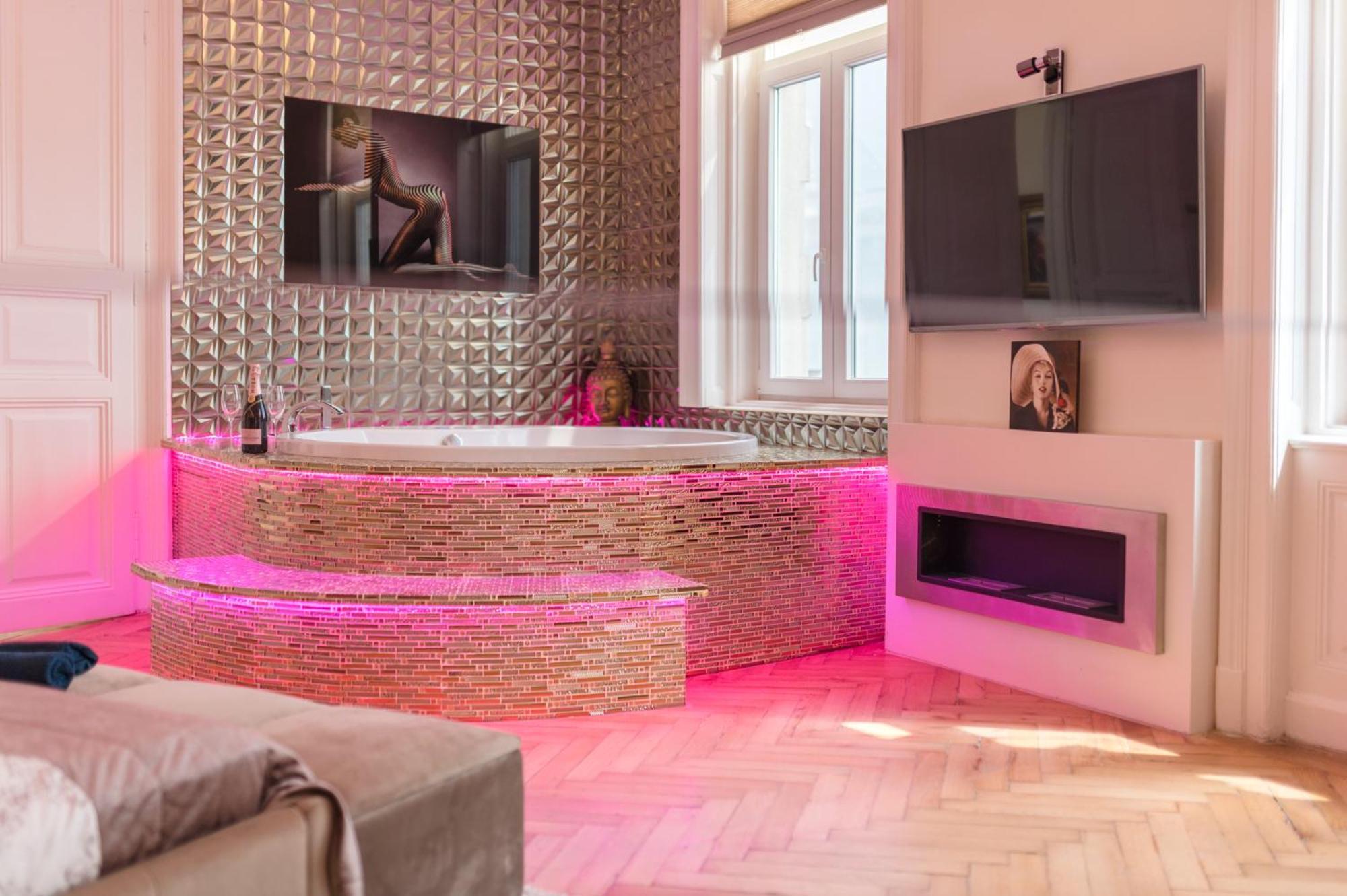 Budapest Eye Presidential With Jacuzzi & Sauna Exterior photo